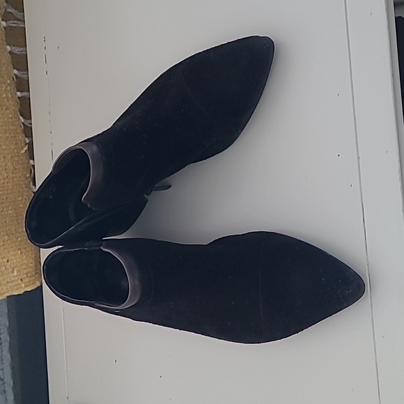 Vince Camuto Shoes - Vince Camuto Suede Jody Booties 7.5